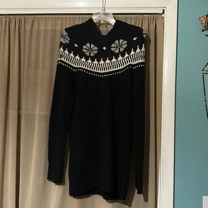 New pull over hooded wool sweater